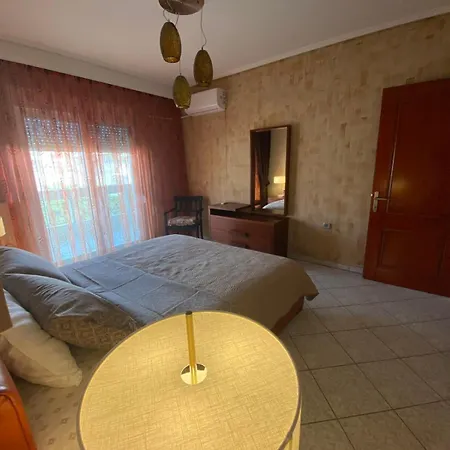 Stella * Néa Péramos