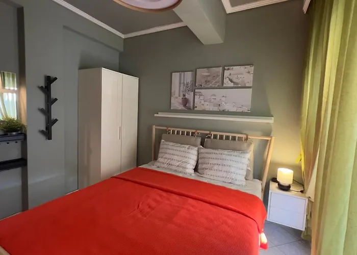 Stella * Néa Péramos