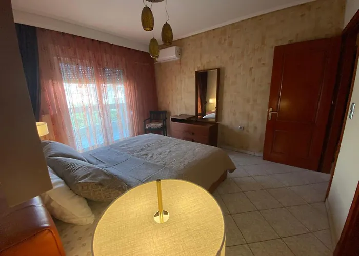 Stella * Néa Péramos