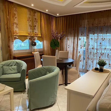 Stella Villa Néa Péramos