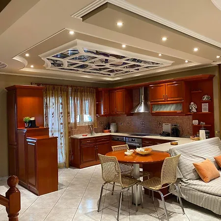 Stella Villa Néa Péramos