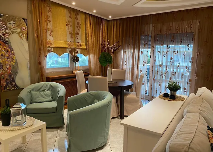 Stella Villa Néa Péramos